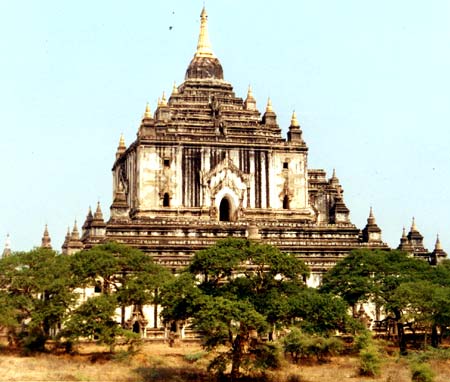 Thatbinnyutempel von 1144, mit 64 m der höchste in Bagan